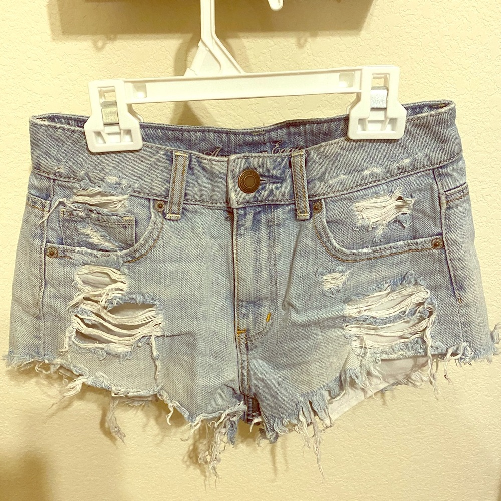 Distressed jean shorts!